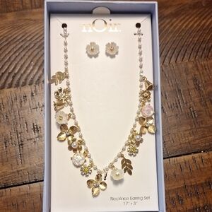 nOir Jewelry Gold and White Floral Necklace Set